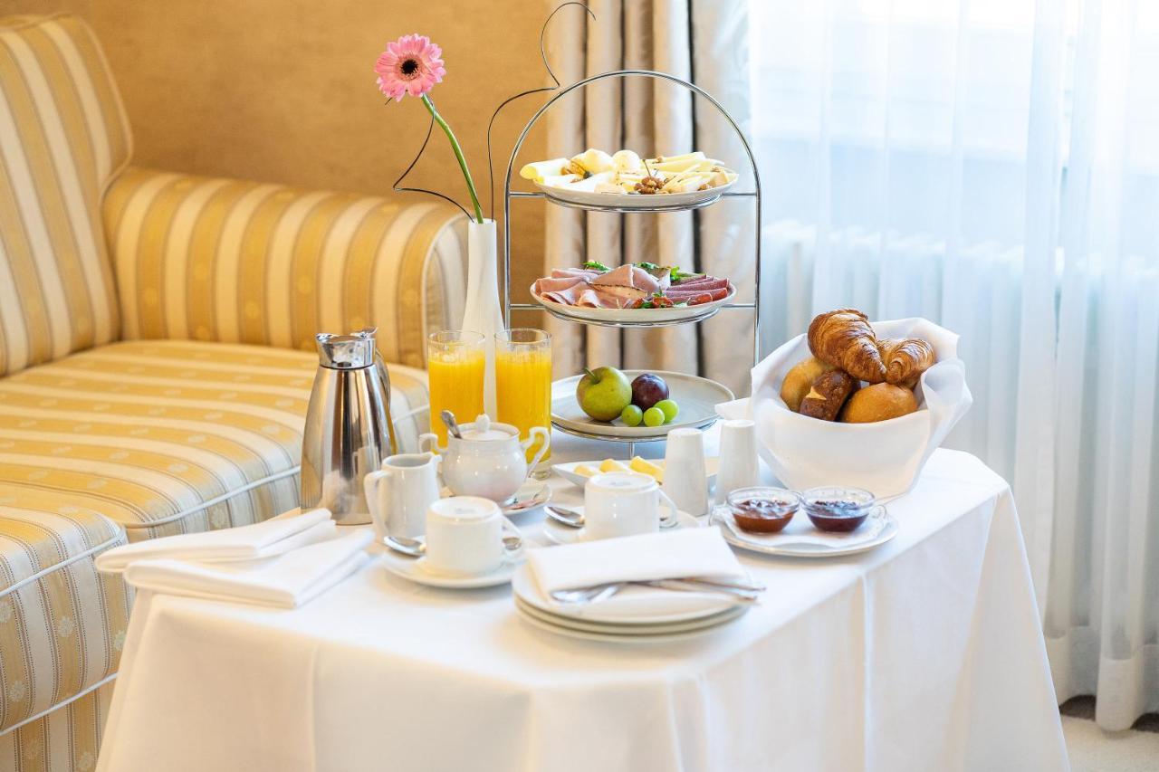Seetelhotel Ahlbecker Hof Heringsdorf  Buitenkant foto Room service