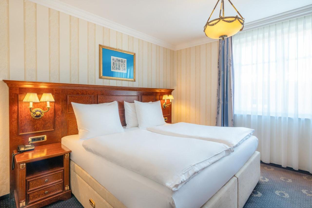 Seetelhotel Ahlbecker Hof Heringsdorf  Buitenkant foto A room at the hotel