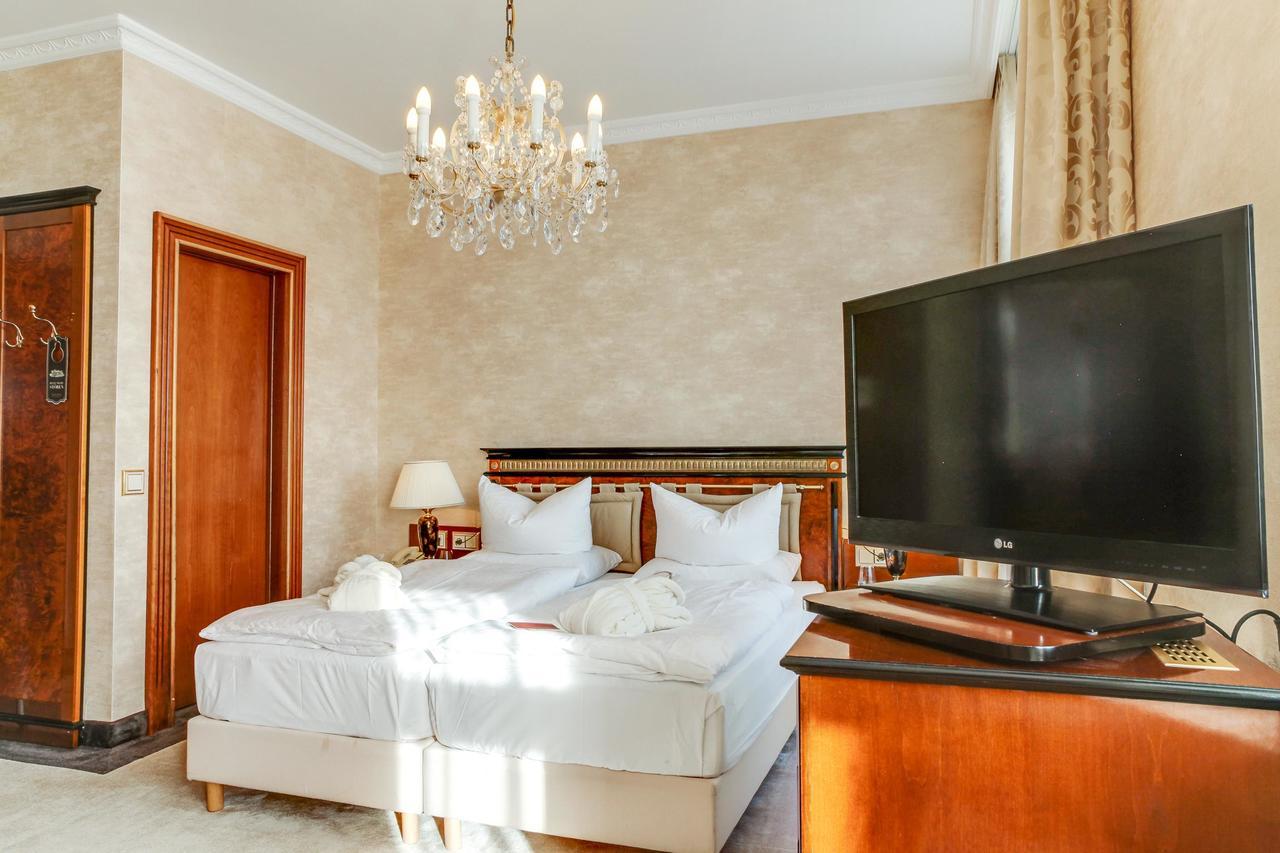 Seetelhotel Ahlbecker Hof Heringsdorf  Buitenkant foto A room at the hotel