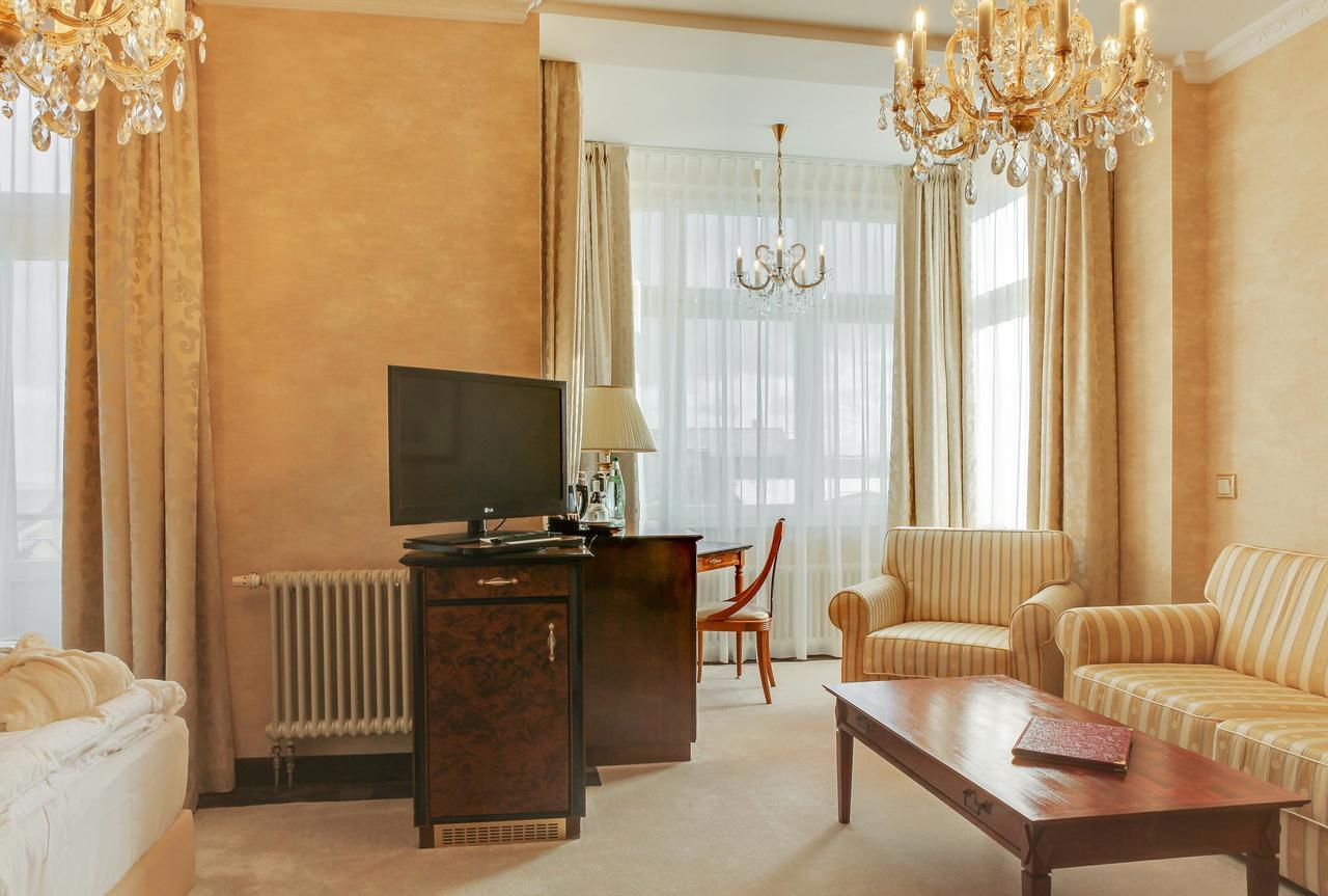 Seetelhotel Ahlbecker Hof Heringsdorf  Buitenkant foto A suite at the hotel