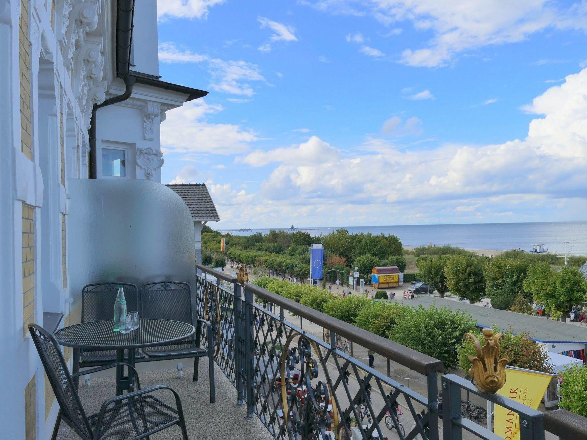 Seetelhotel Ahlbecker Hof Heringsdorf  Buitenkant foto Baltic Sea view from the balcony of a hotel in Pärnu, Estonia