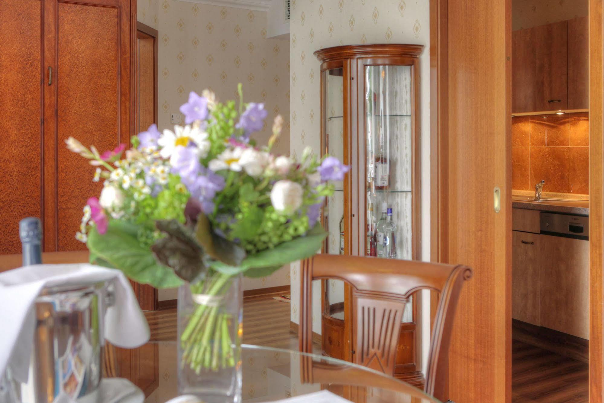 Seetelhotel Ahlbecker Hof Heringsdorf  Buitenkant foto A typical apartment