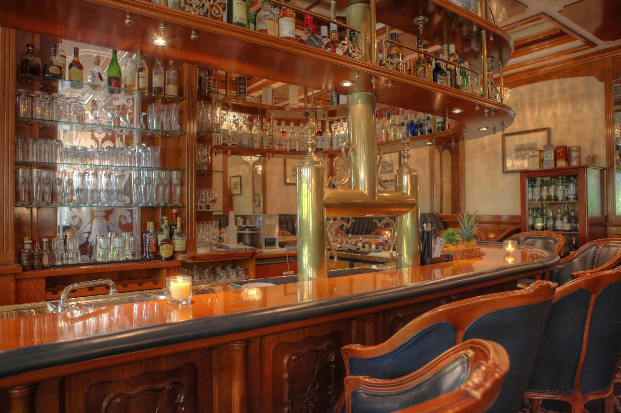 Seetelhotel Ahlbecker Hof Heringsdorf  Buitenkant foto The bar at the Hotel de Ville