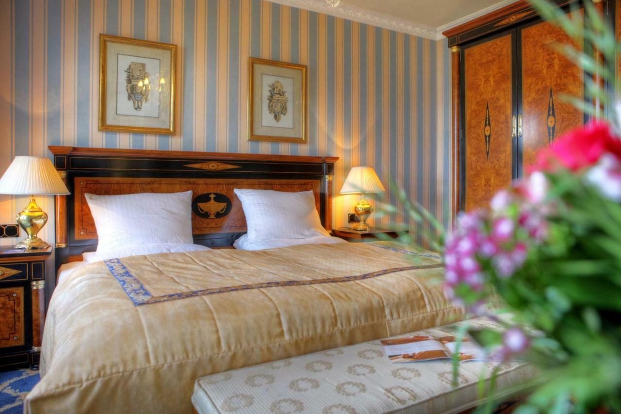 Seetelhotel Ahlbecker Hof Heringsdorf  Buitenkant foto A bedroom at the hotel